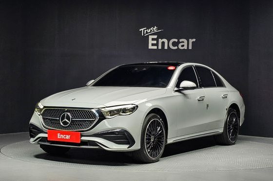 Mercedes-Benz E-Class E300 4MATIC AMG Line Premiere Special — пробег 79 167 км — фото 1 из 5