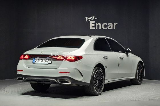 Mercedes-Benz E-Class E300 4MATIC AMG Line Premiere Special — пробег 79 167 км — фото 2 из 5