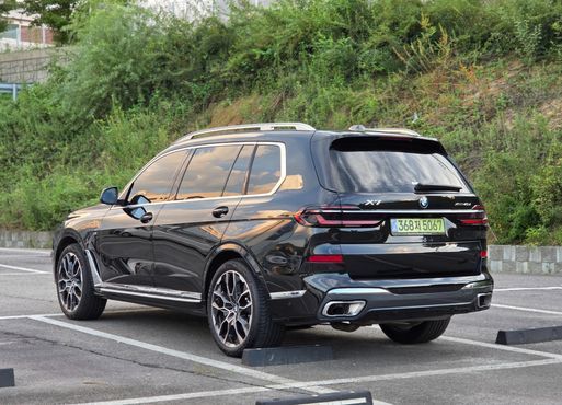 BMW X7 xDrive 40d M Sport 6STR — пробег 6 400 км — фото 2 из 5