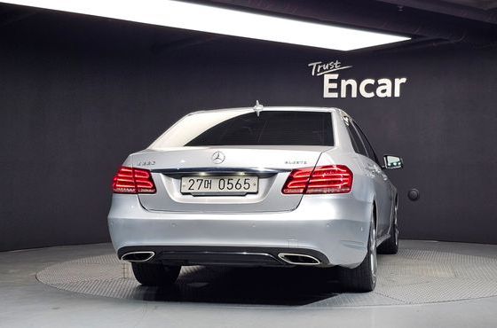 Mercedes-Benz E-Class E220 Bluetec Avantgarde Sport — пробег 149 110 км — фото 4 из 5