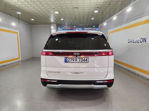 Kia Carnival Diesel 9-Seater Noblesse — пробег 117 144 км — фото 4 из 5