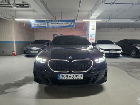 BMW 5-Series 520i M Sport — пробег 1 632 км — фото 1 из 5