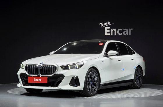 BMW 5-Series 530e M Sport — пробег 25 351 км — фото 1 из 5