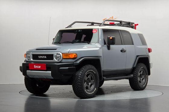 Toyota FJ Cruiser 4WD V6 — пробег 141 642 км — фото 1 из 5