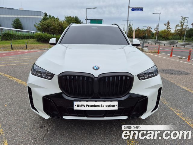 BMW X5 xDrive 40i M Sport — пробег 4 433 км — фото 2 из 5