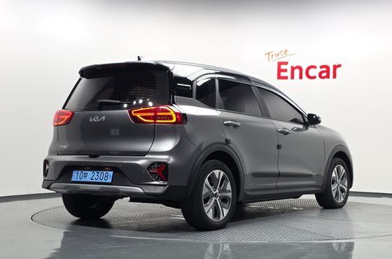Kia Niro Earth — пробег 136 842 км — фото 2 из 5