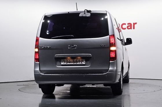 Hyundai Starex 12-Seater Wagon Smart — пробег 143 562 км — фото 4 из 5