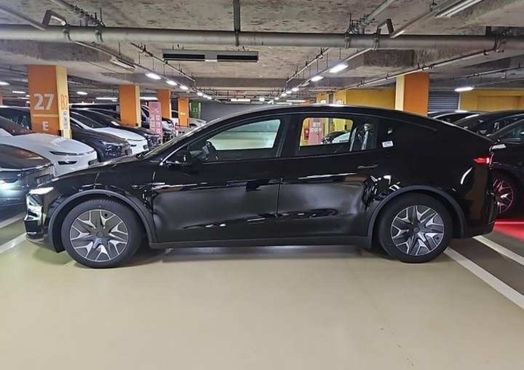Tesla Model Y L Long Range AWD — пробег 1 км — фото 5 из 5