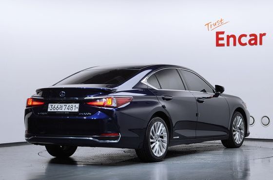 Lexus ES Executive — пробег 59 031 км — фото 2 из 5