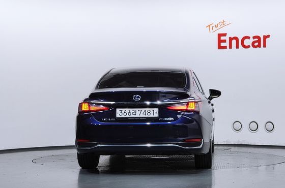 Lexus ES Executive — пробег 59 031 км — фото 4 из 5