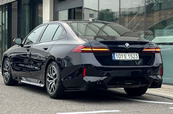 BMW 5-Series 520i M Sport — пробег 52 067 км — фото 2 из 5