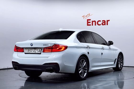 BMW 5-Series 520d M Sport Package Plus — пробег 187 837 км — фото 2 из 5