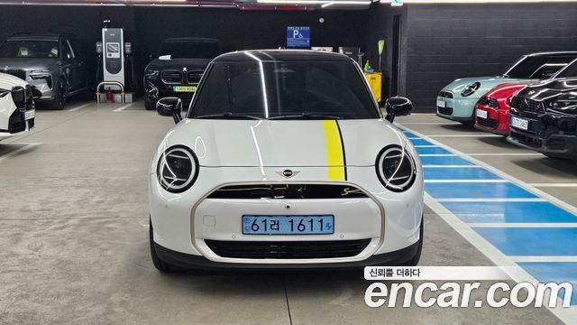Mini Cooper SE Favoured — пробег 10 262 км — фото 3 из 5