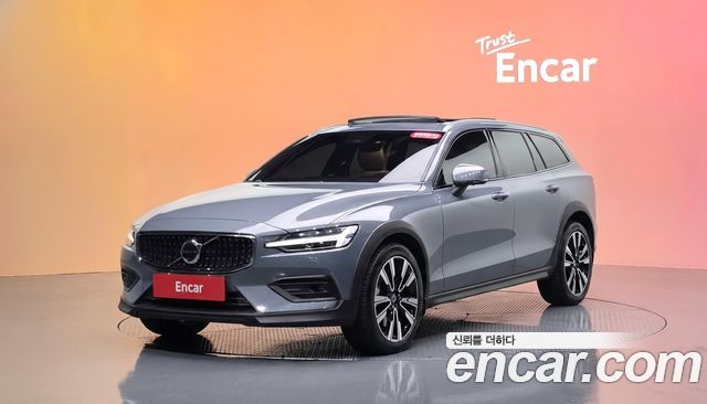 Volvo V60 B5 Ultimate AWD — пробег 61 326 км — фото 1 из 5