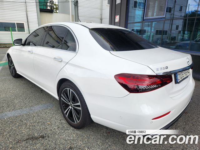 Mercedes-Benz E-Class из Кореи Encar