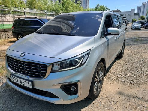 Kia Carnival 9-Seater Luxury — пробег 23 918 км — фото 1 из 5