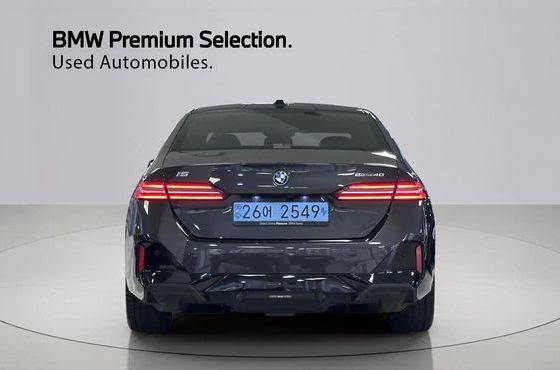 BMW i5 eDrive 40 M Sport — пробег 47 503 км — фото 4 из 5
