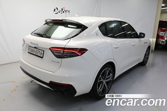 Maserati Levante 3.8 GTS AWD — пробег 59 935 км — фото 5 из 5