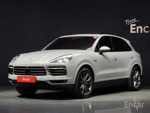 Porsche Cayenne 3.0 E-HYBRID PLATINUM EDITION — пробег 33 500 км — фото 1 из 5