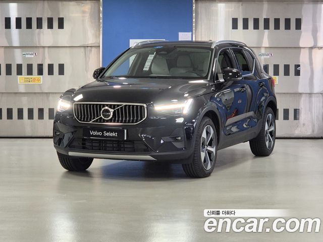 Volvo XC40 B4 Ultra Bright — пробег 625 км — фото 1 из 5