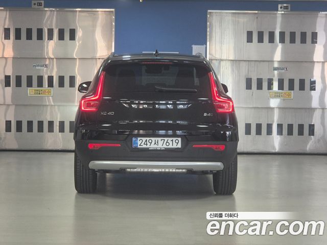 Volvo XC40 B4 Ultra Bright — пробег 625 км — фото 3 из 5