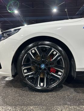 BMW i5 M60 xDrive — пробег 24 164 км — фото 5 из 5