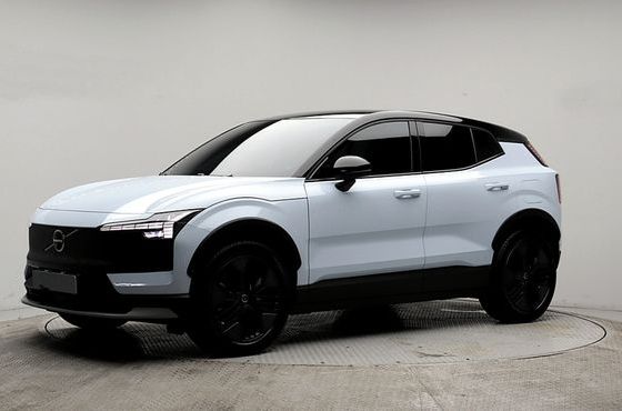 Volvo EX30 Performance Ultra — пробег 4 620 км — фото 3 из 5