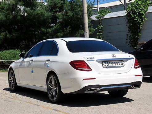 Mercedes-Benz E-Class E300 4MATIC AMG Line — пробег 113 000 км — фото 3 из 5