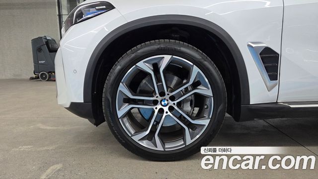 BMW X5 xDrive 40i xLine — пробег 11 250 км — фото 5 из 5