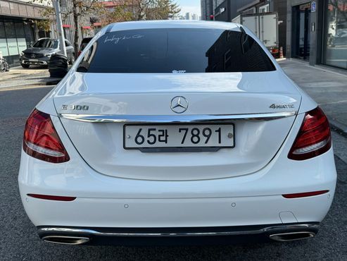 Mercedes-Benz E-Class E300 4MATIC Avnatgarde — пробег 88 787 км — фото 2 из 5