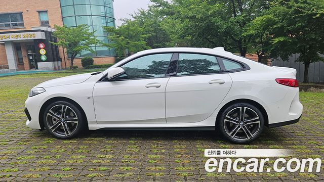 BMW 2-Series 220i M Sports — пробег 8 055 км — фото 4 из 5