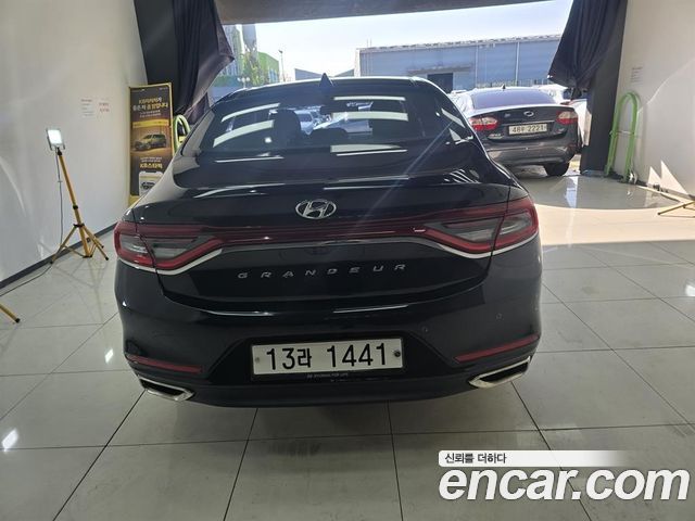 Hyundai Grandeur 2.4 Premium — пробег 97 000 км — фото 4 из 5
