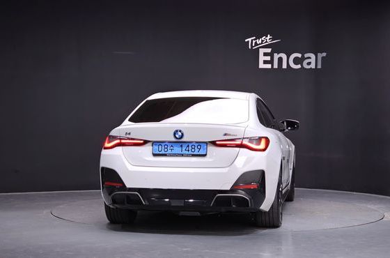 BMW i4 M50 — пробег 55 530 км — фото 4 из 5