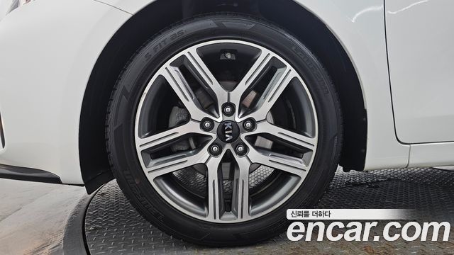 Kia K3 из Кореи Encar