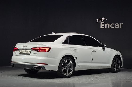Audi A4 40 TFSI Premium — пробег 71 520 км — фото 2 из 5