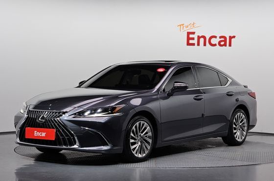 Lexus ES Executive — пробег 12 955 км — фото 1 из 5