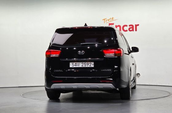 Kia Carnival 9-seater Noblesse — пробег 215 738 км — фото 4 из 5