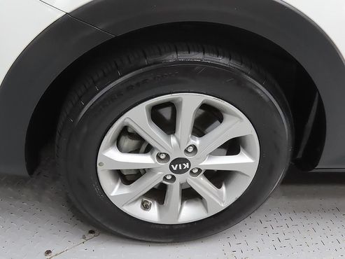 Kia Stonic 1.4 Deluxe — пробег 65 211 км — фото 5 из 5
