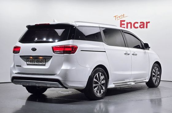 Kia Carnival 9-seater Luxury — пробег 248 094 км — фото 2 из 5