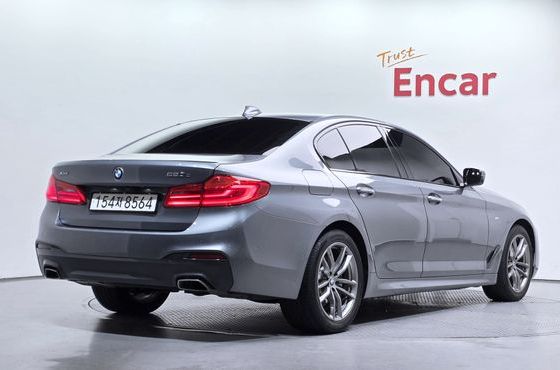 BMW 5-Series 520d M Sport Package Plus — пробег 118 511 км — фото 2 из 5
