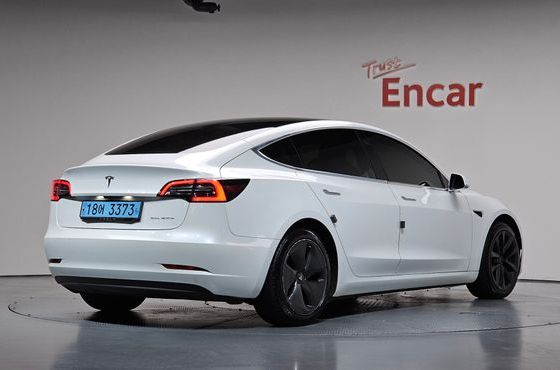 Tesla Model 3 Long Range AWD — пробег 108 533 км — фото 2 из 5