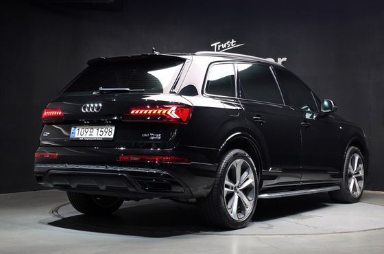 Audi Q7 55 TFSI Quattro Premium — пробег 54 543 км — фото 2 из 5