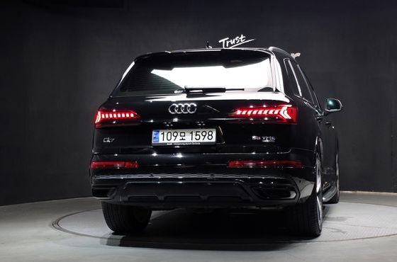 Audi Q7 55 TFSI Quattro Premium — пробег 54 543 км — фото 4 из 5
