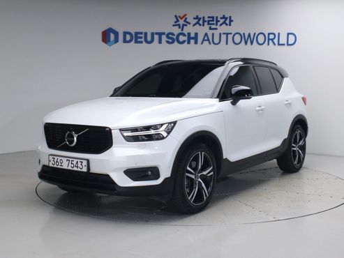Volvo XC40 T4 R-Design — пробег 40 111 км — фото 2 из 5