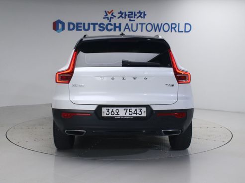 Volvo XC40 T4 R-Design — пробег 40 111 км — фото 5 из 5