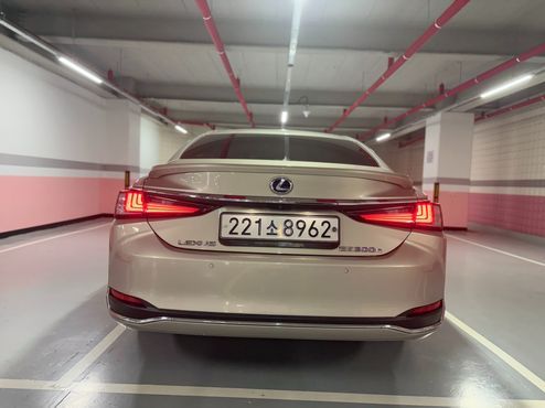Lexus ES Executive — пробег 109 639 км — фото 2 из 5
