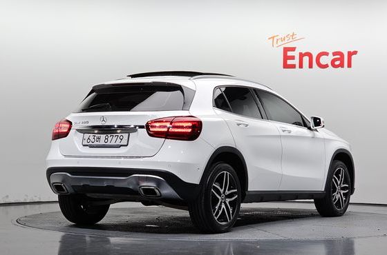 Mercedes-Benz GLA-Class GLA220 Premium — пробег 83 535 км — фото 2 из 5