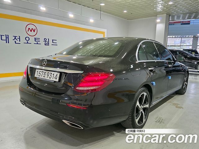 Mercedes-Benz E-Class из Кореи Encar