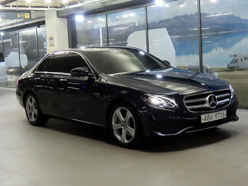 Mercedes-Benz E-Class E200 Avantgarde — пробег 60 000 км — фото 1 из 5