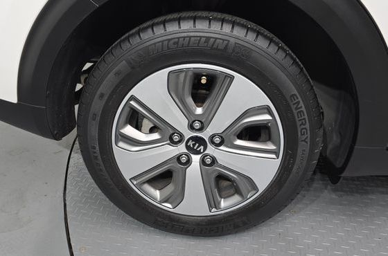 Kia Niro 1.6 HEV Luxury — пробег 94 337 км — фото 5 из 5
